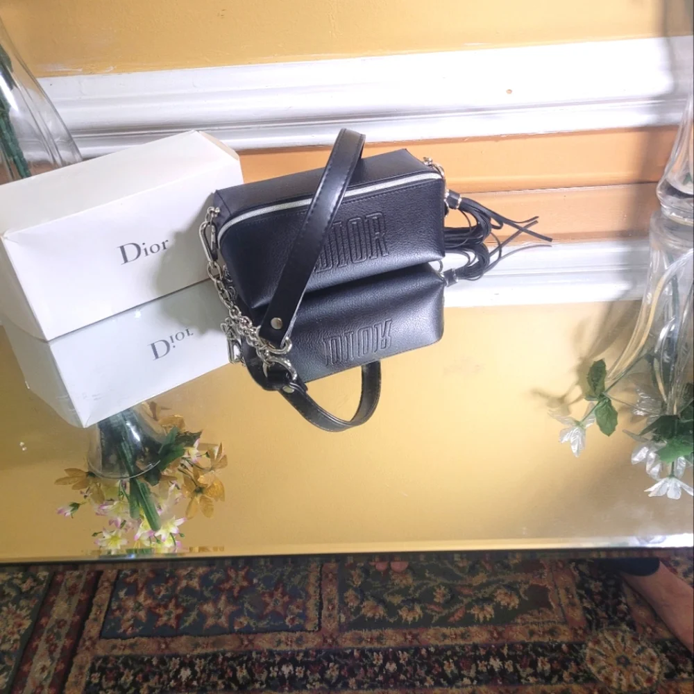 Host pick 🔥 Dior🔥beauty pouch convertible shoulder bag - Picture 7 of 17